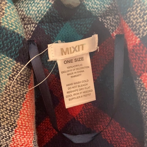 Plaid Poncho / Cape - Picture 4 of 4